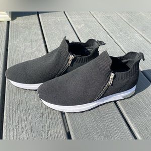 Steve Madden OMAH Fly Knit Sneakers size 8.5